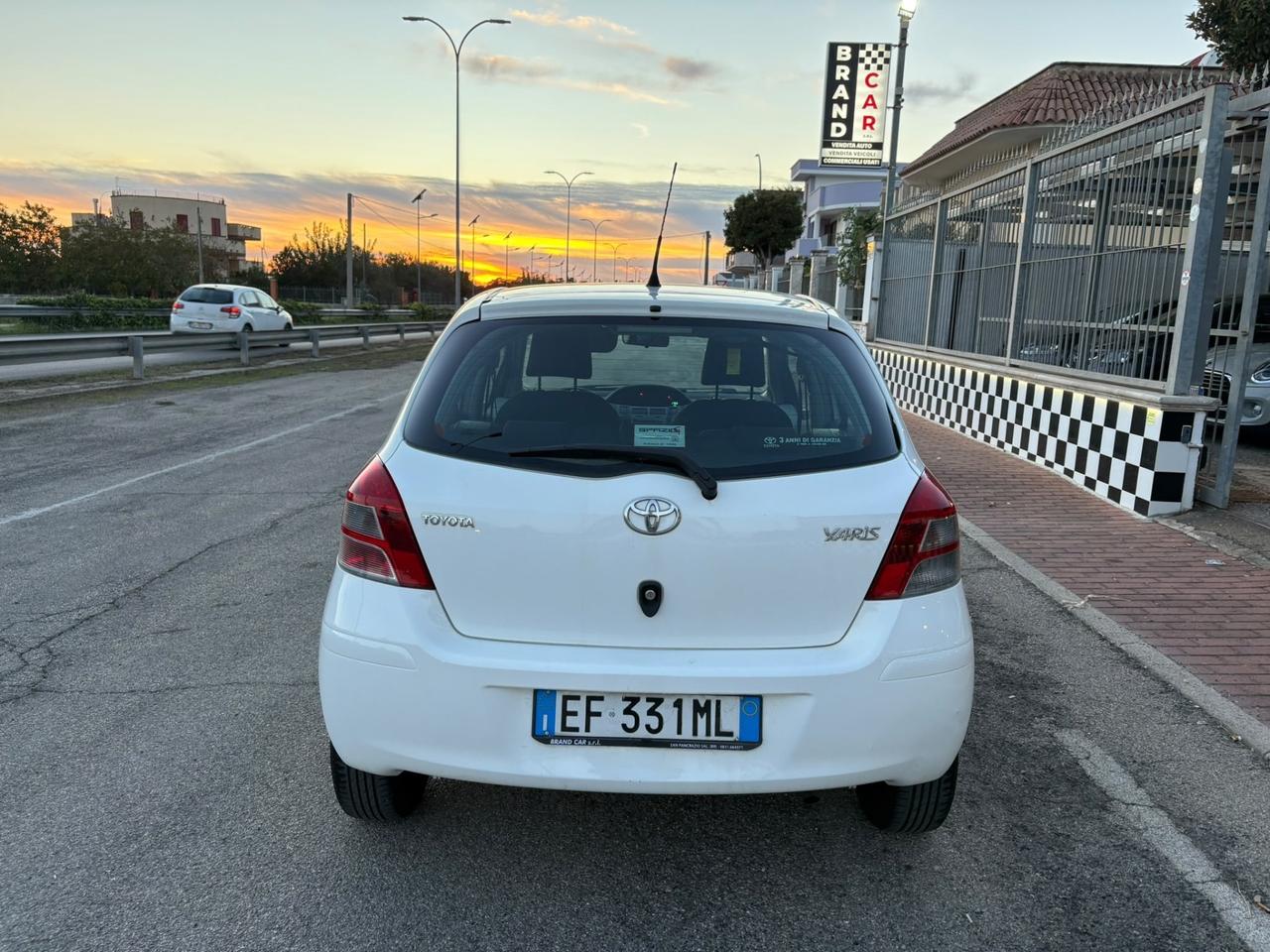 Toyota Yaris 1.0 5 porte Now Unipro 2010