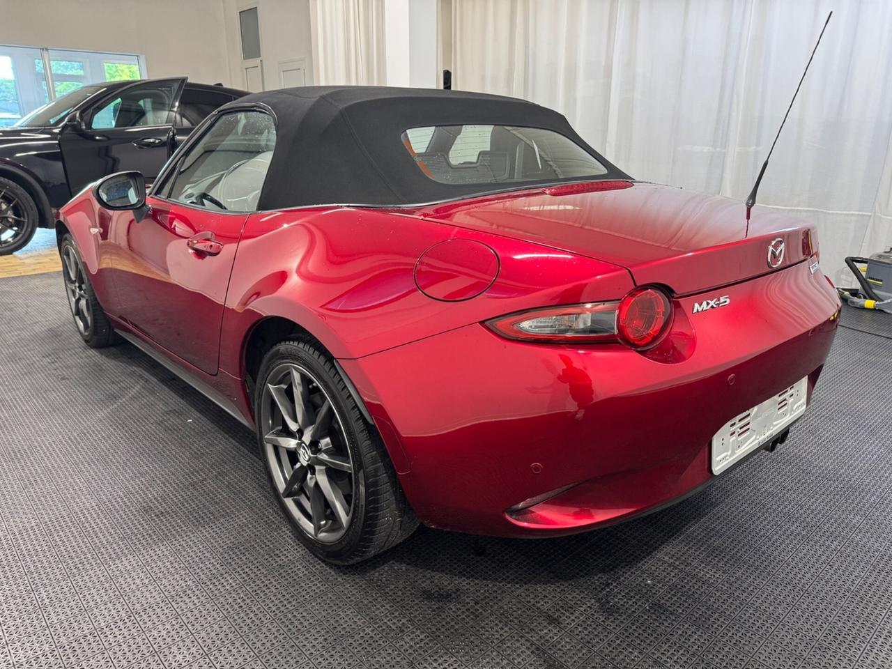 Mazda MX-5 2.0L Skyactiv-G Sport