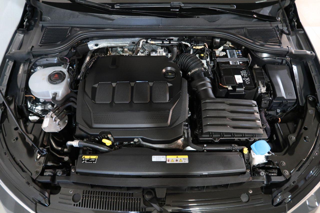 Volkswagen Golf 2.0 tdi Life 115cv dsg