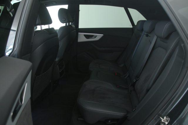 AUDI Q8 50 TDI 286 CV quattro S-line Black Edition
