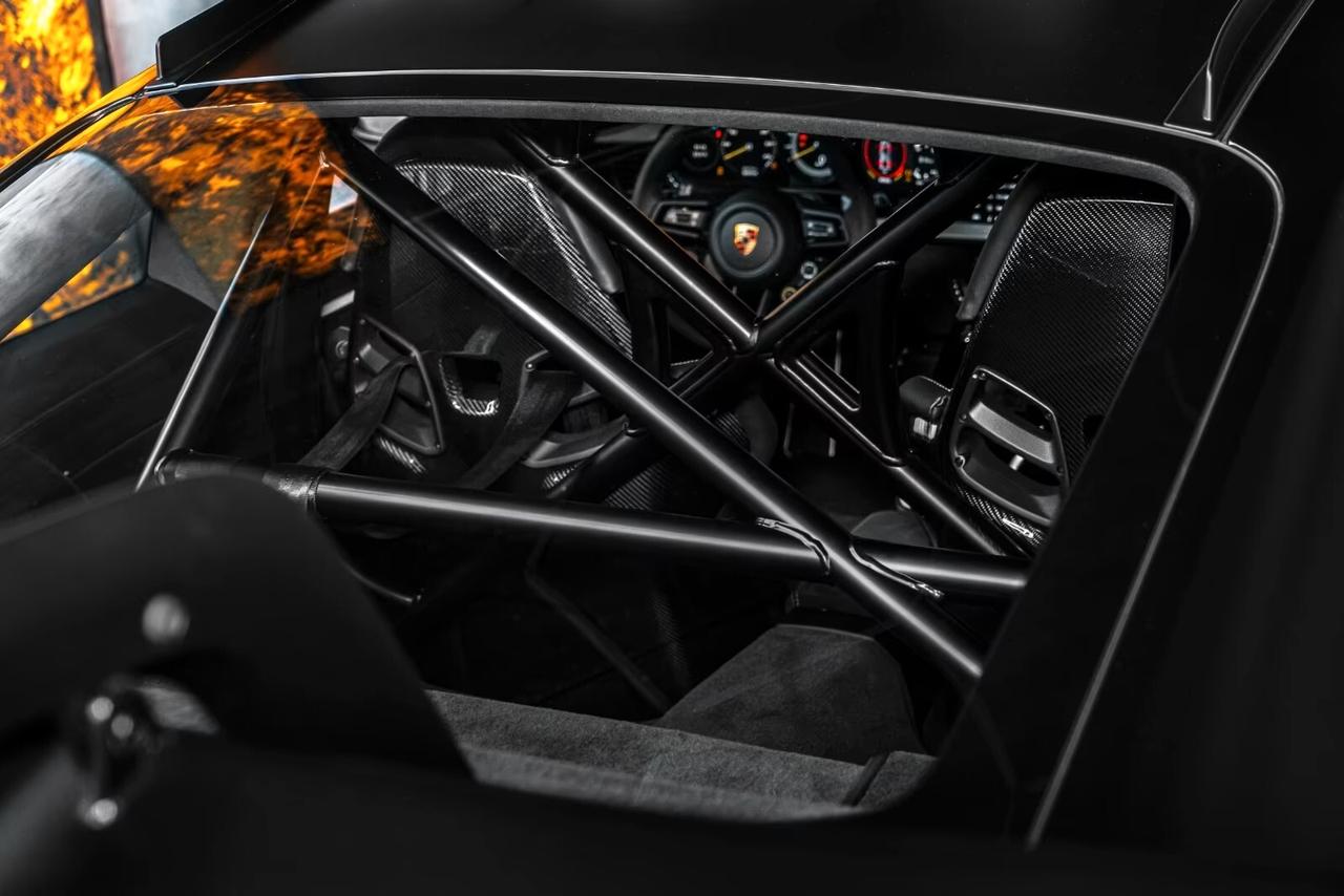 Porsche 911 GT3 RS PPF completo e pellicola satinata nera