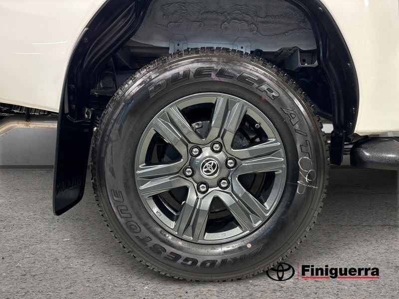 Toyota Hilux 2.8 D-4D A/T 4WD 4 porte DoubleCab Lounge