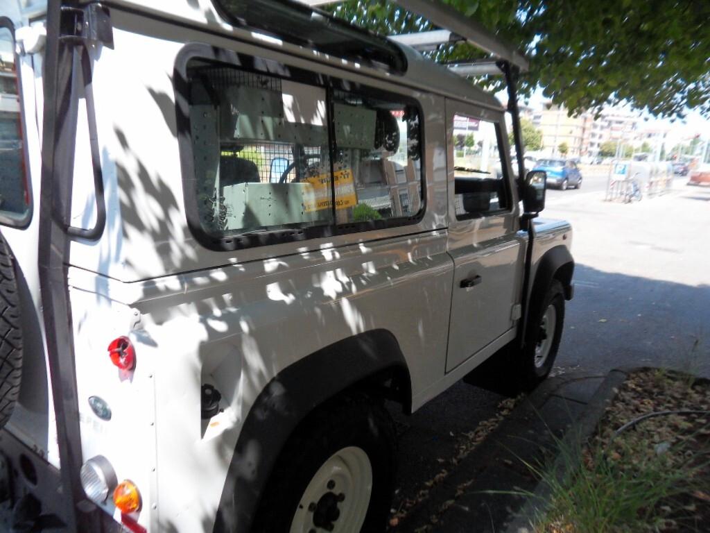 Land Rover Defender 90 2.2 TD4 Station Wagon N1