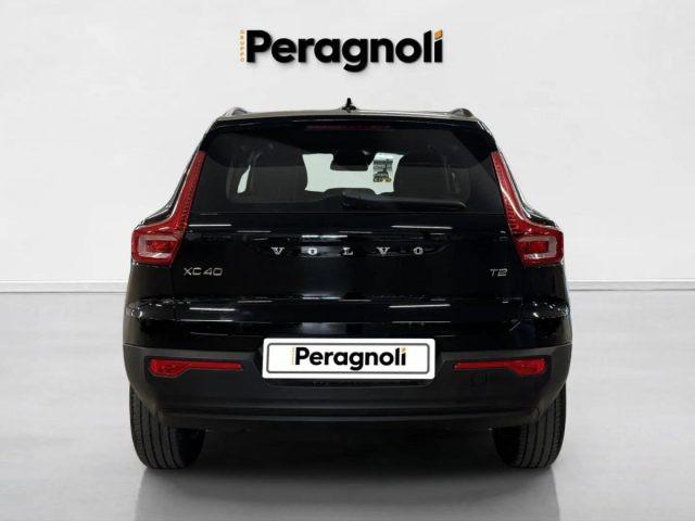 VOLVO XC40 T2 MOMENTUM CORE AUTOMATICA