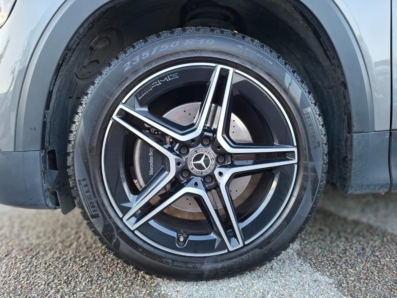 MERCEDES-BENZ GLB 200 d Automatic Premium