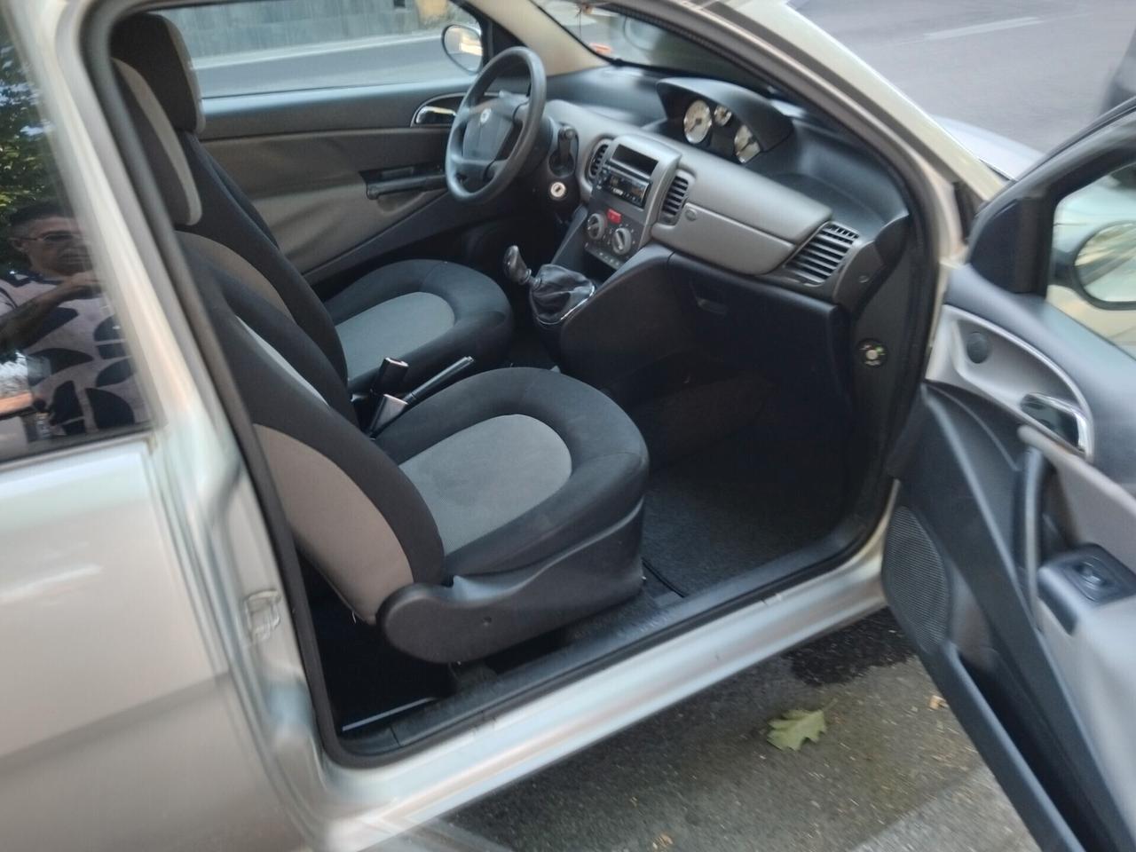 Lancia Ypsilon 1.2 Oro Bianco