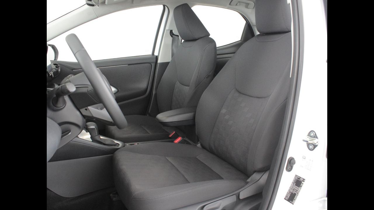 TOYOTA Yaris IV 2020 - Yaris 1.5h Active