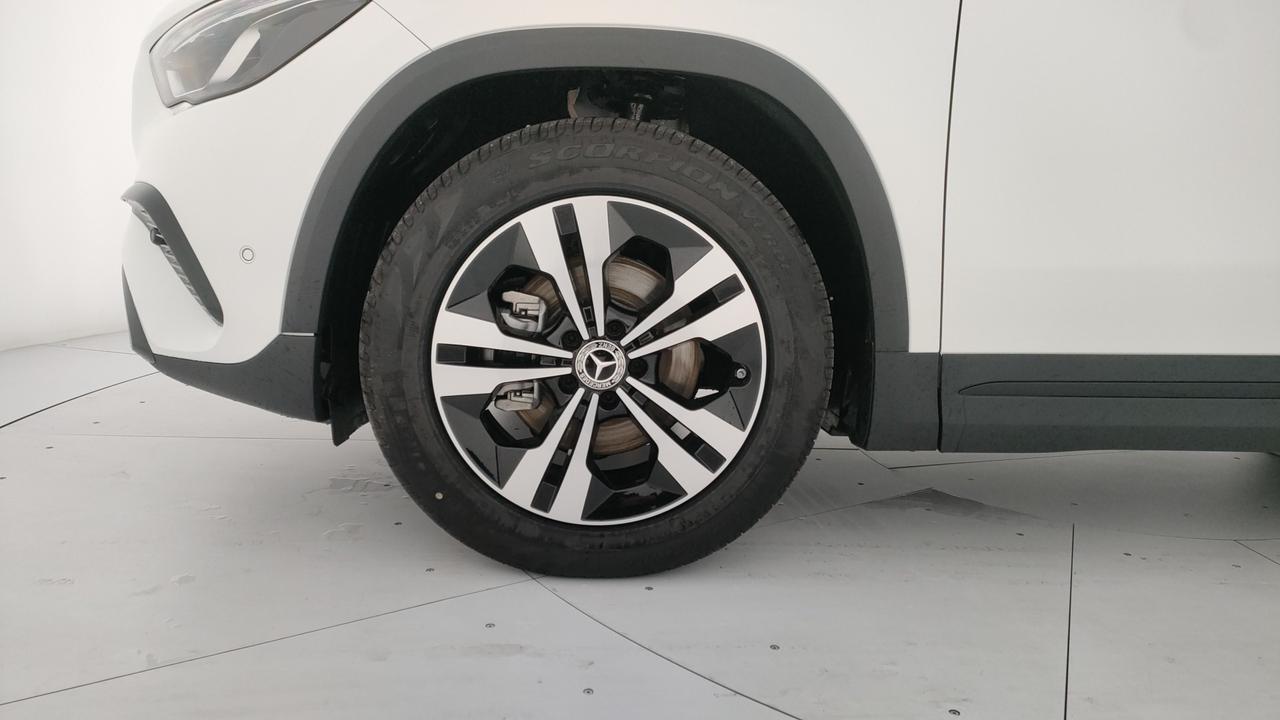 Mercedes-Benz GLA 200 d automatic