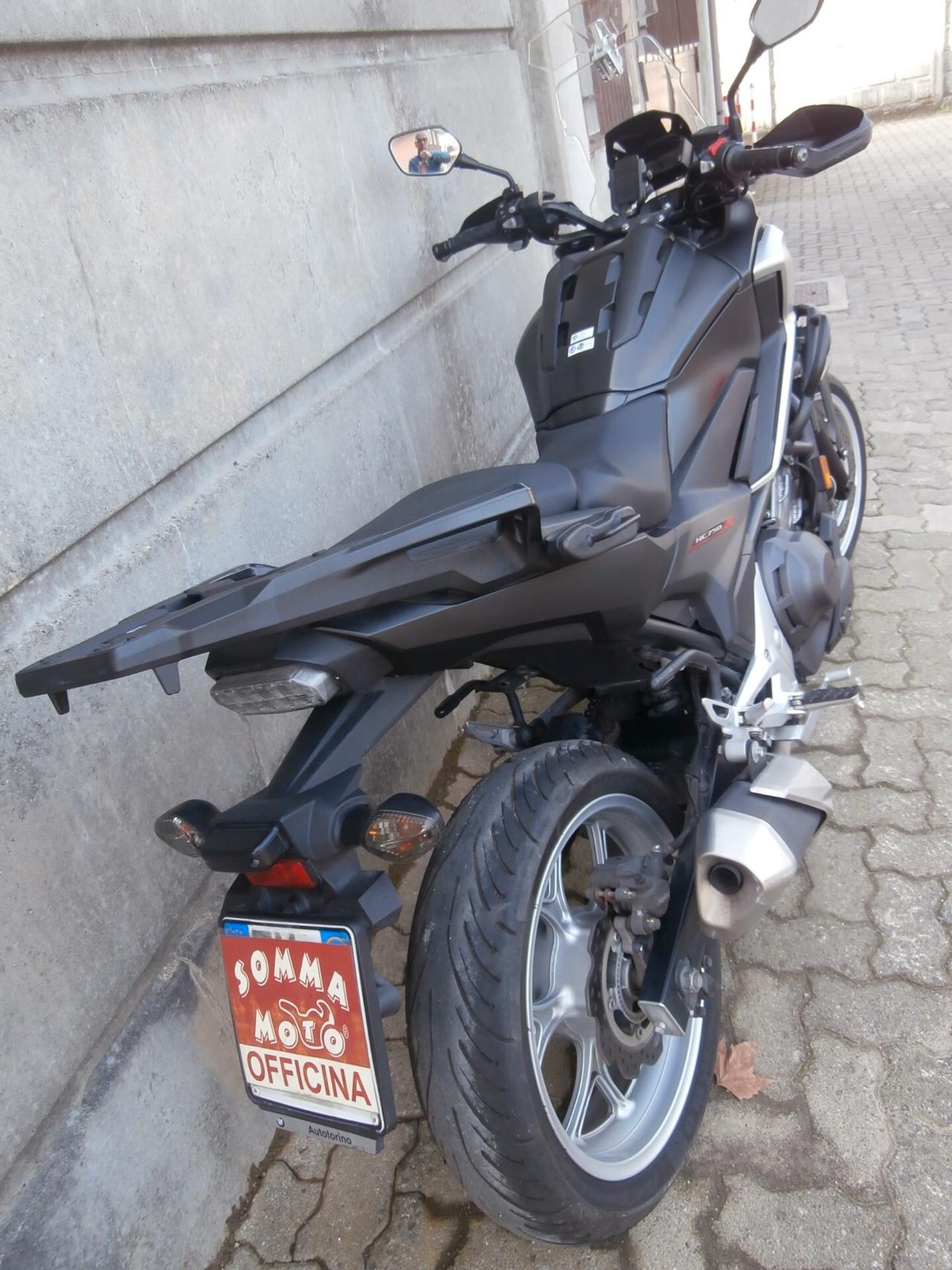 Honda NC 750 X DTC ABS Travel Edition del 2018 trapasso, tagliando e garanzia inclusi