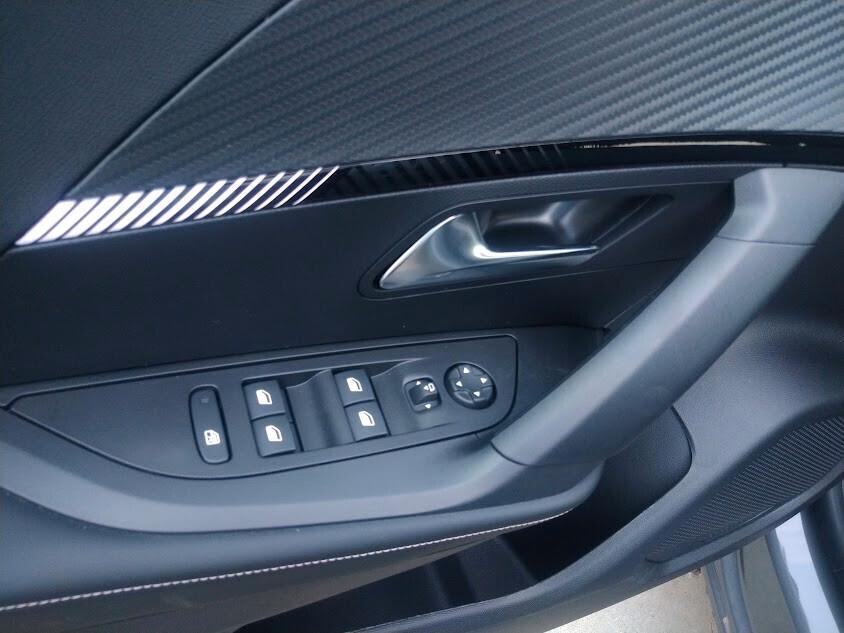Peugeot 2008 PureTech 130 S&S EAT8 Allure *senza vincolo di finanziamento*
