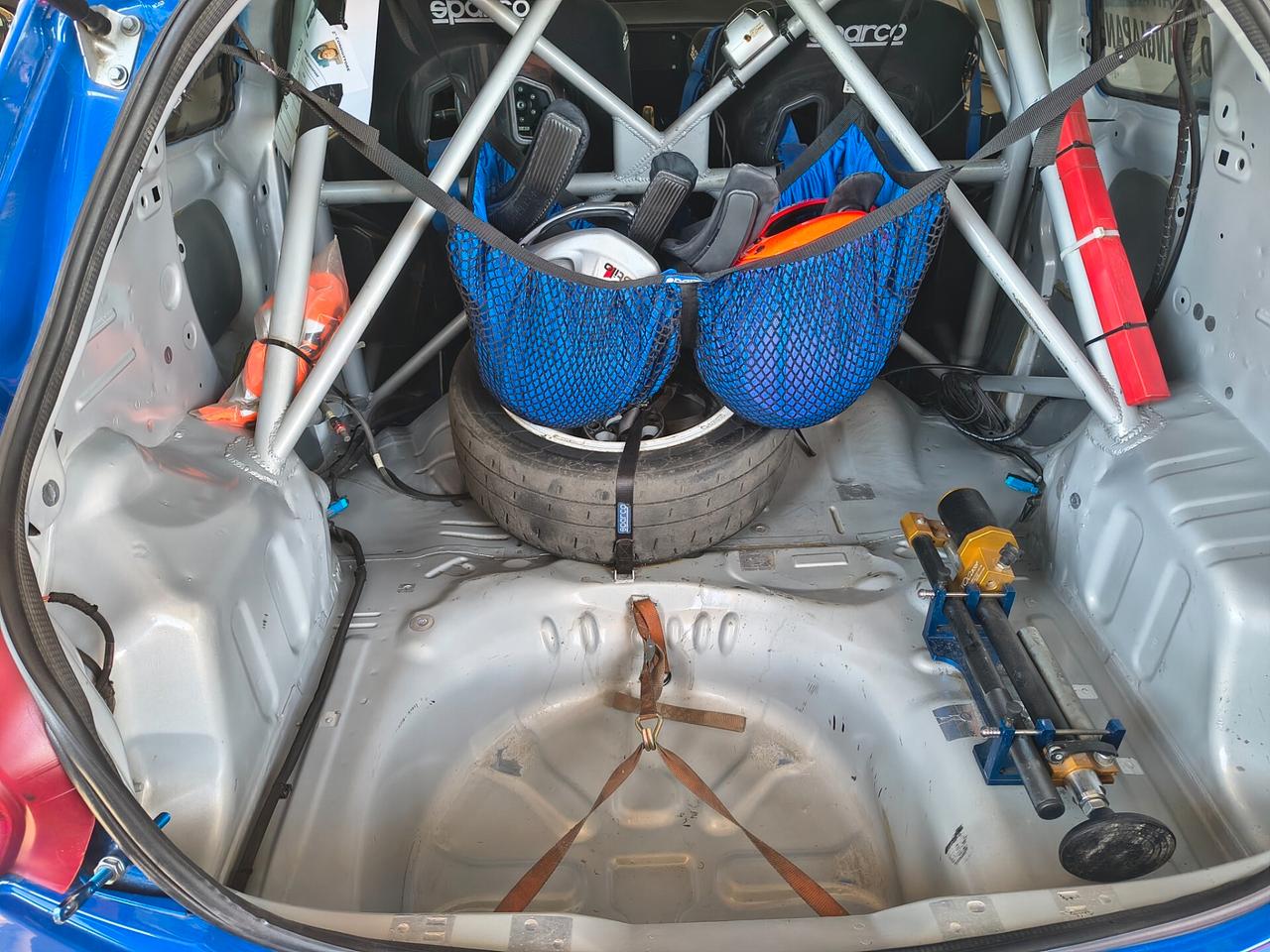 Peugeot 208 r2b