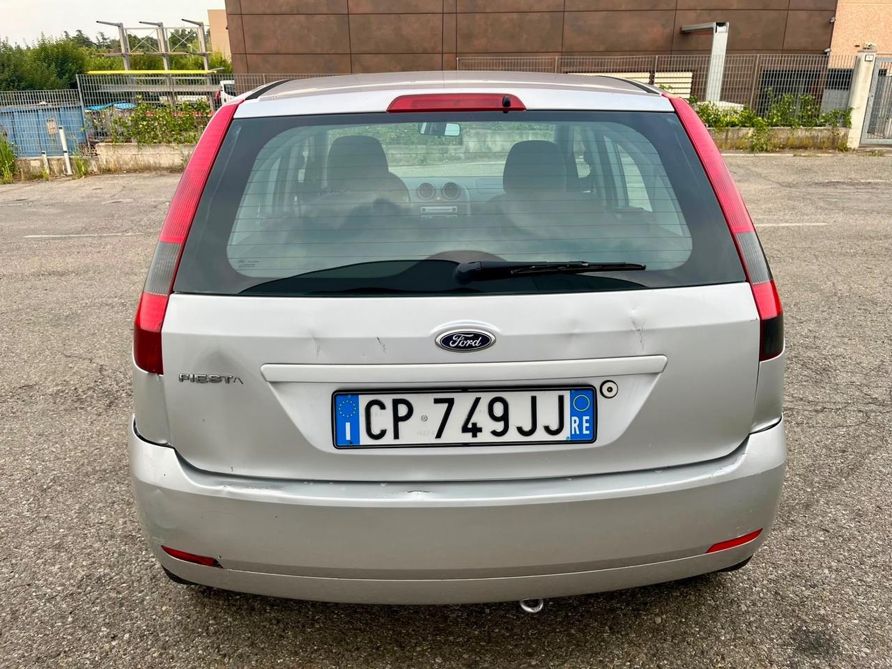 Ford Fiesta 1.2benz 2004 104.000km per neopatentati