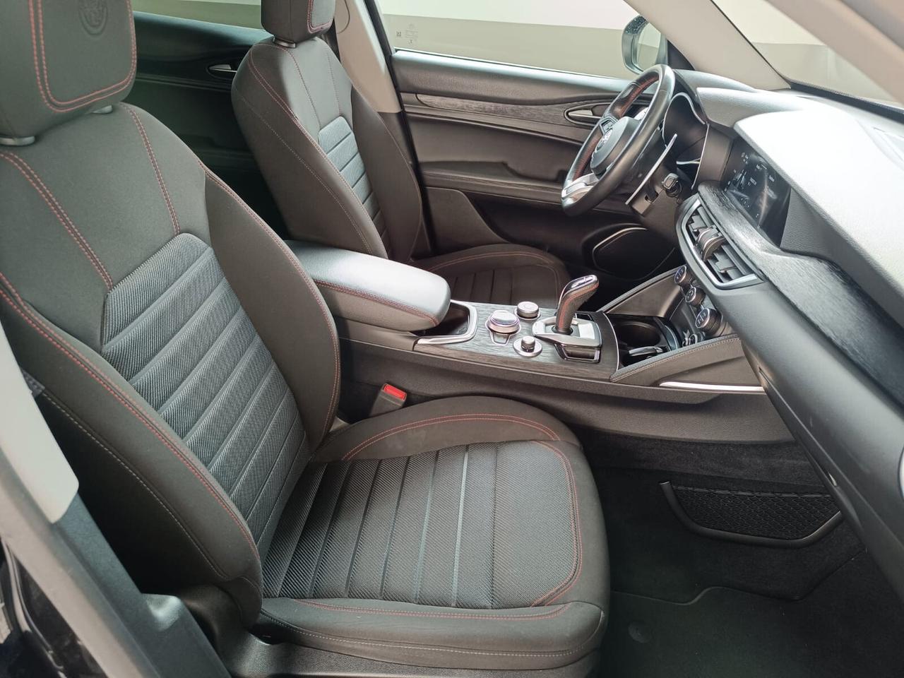 Alfa Romeo Stelvio 2.2 Turbodiesel 160 CV AT8 RWD Business Sport