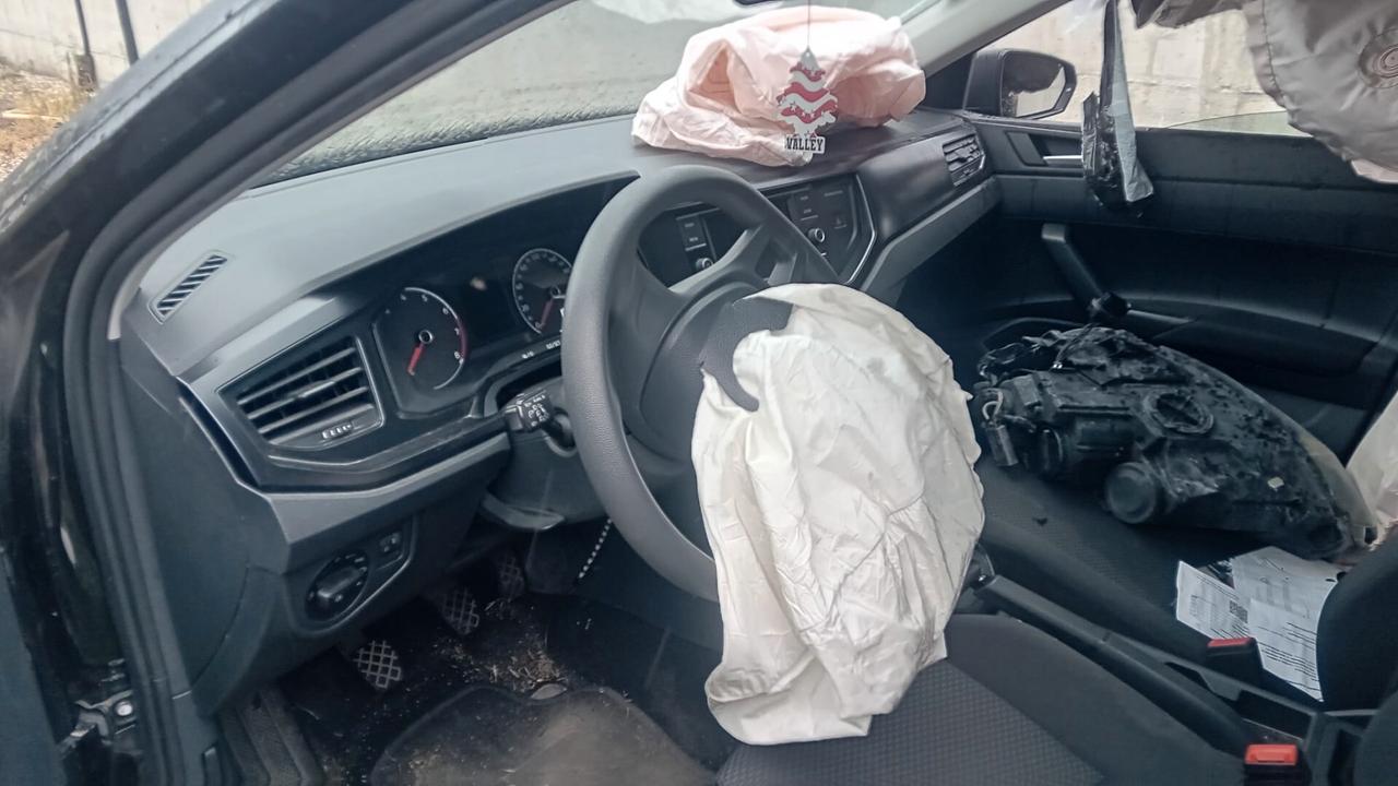 Volkswagen Polo 1.0 TSI 5p. Comfortline SINISTRATA