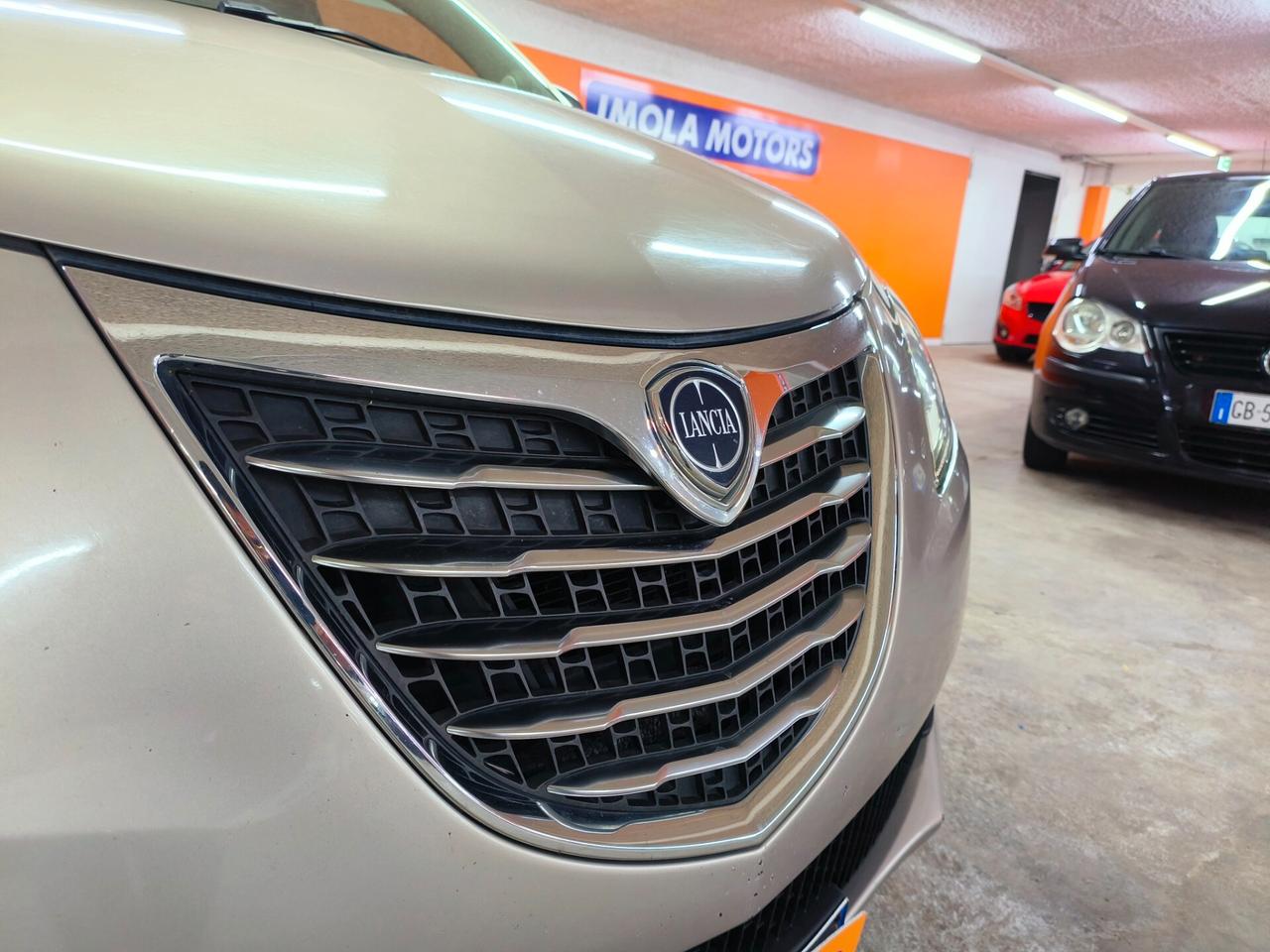 Lancia Ypsilon 0.9 TwinAir 85 CV 5 porte S&S Gold