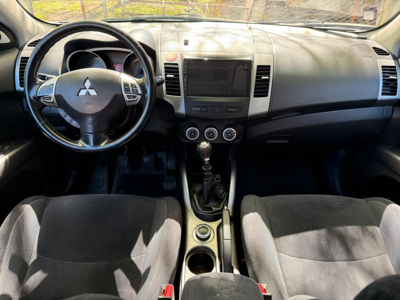 Mitsubishi Outlander 4x4 7posti