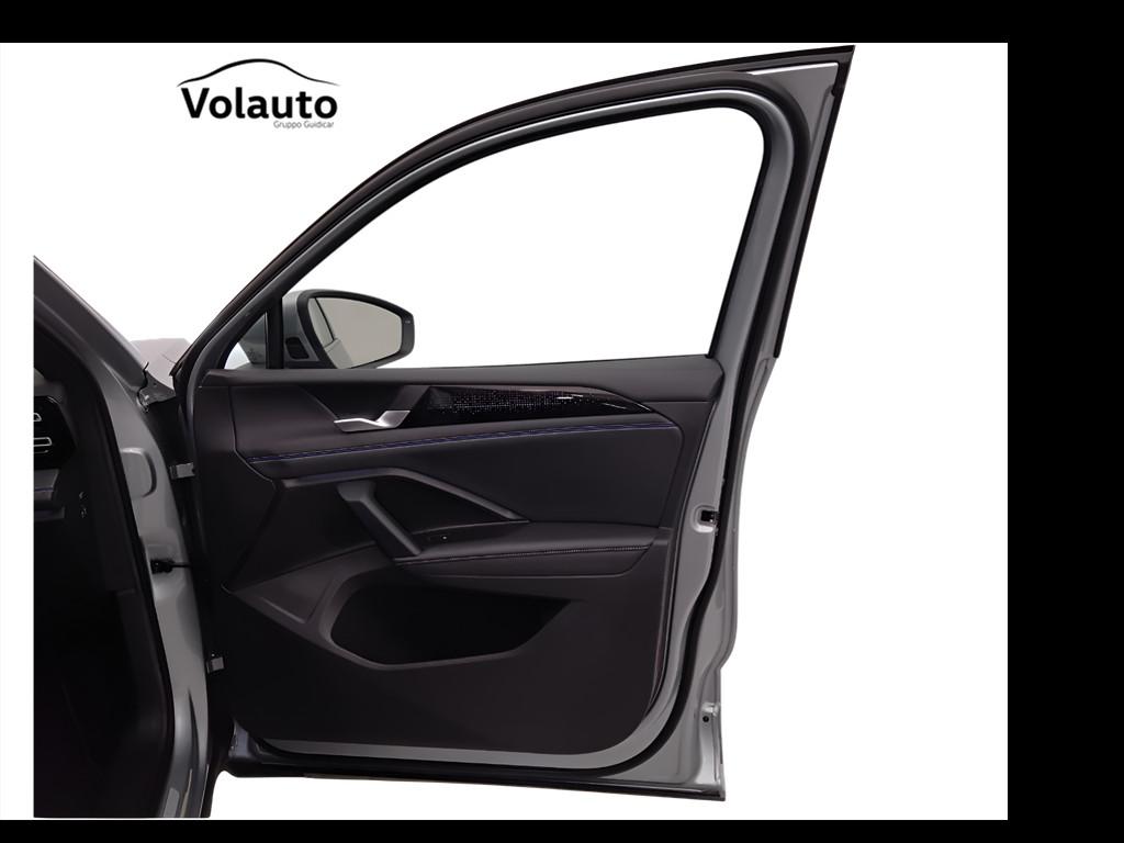 VOLKSWAGEN Tiguan III 2024 - Tiguan 2.0 tdi R-Line 150cv dsg