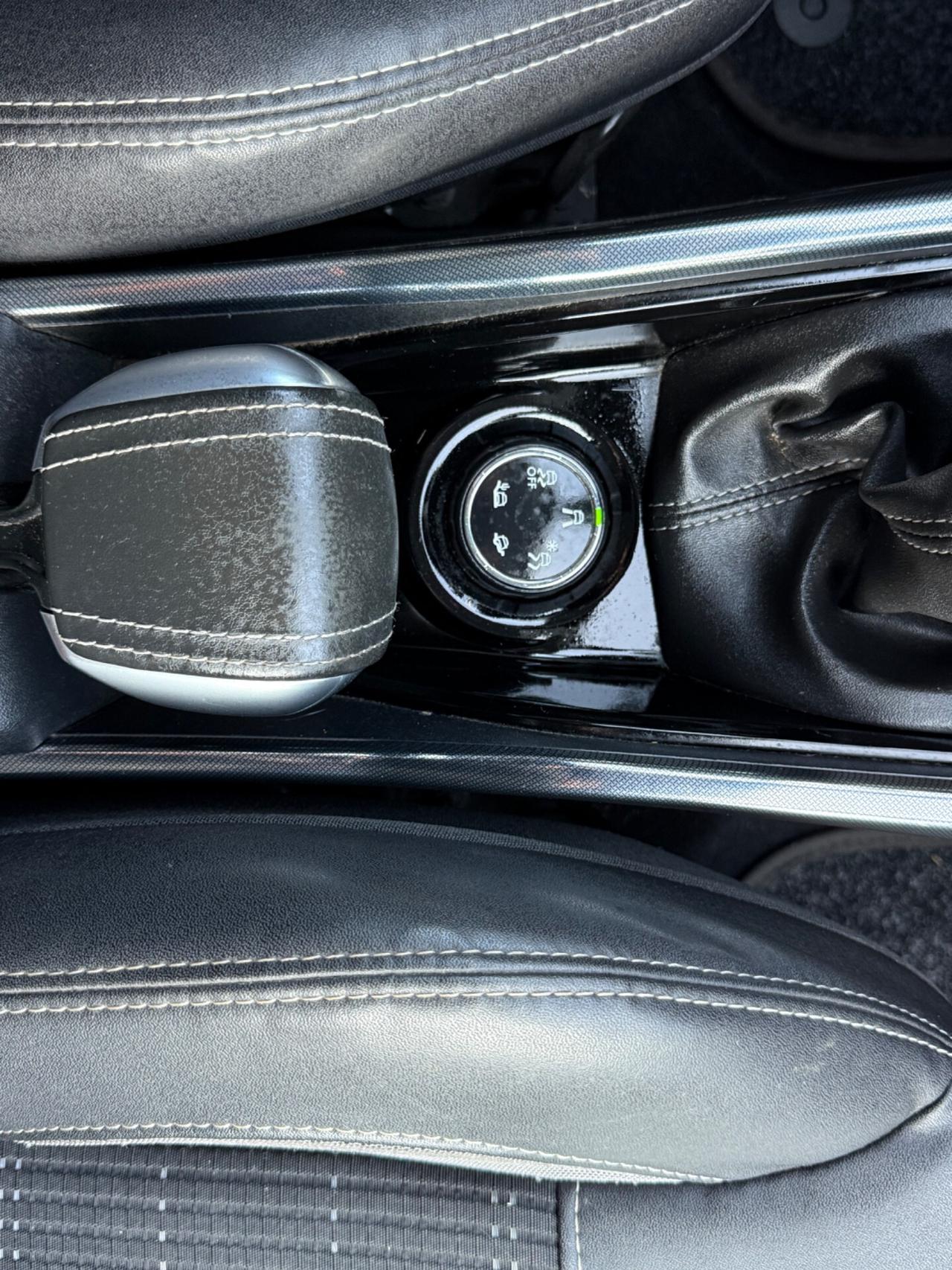 Peugeot 2008 1.6 e-HDi 115 CV Stop&Start Allure