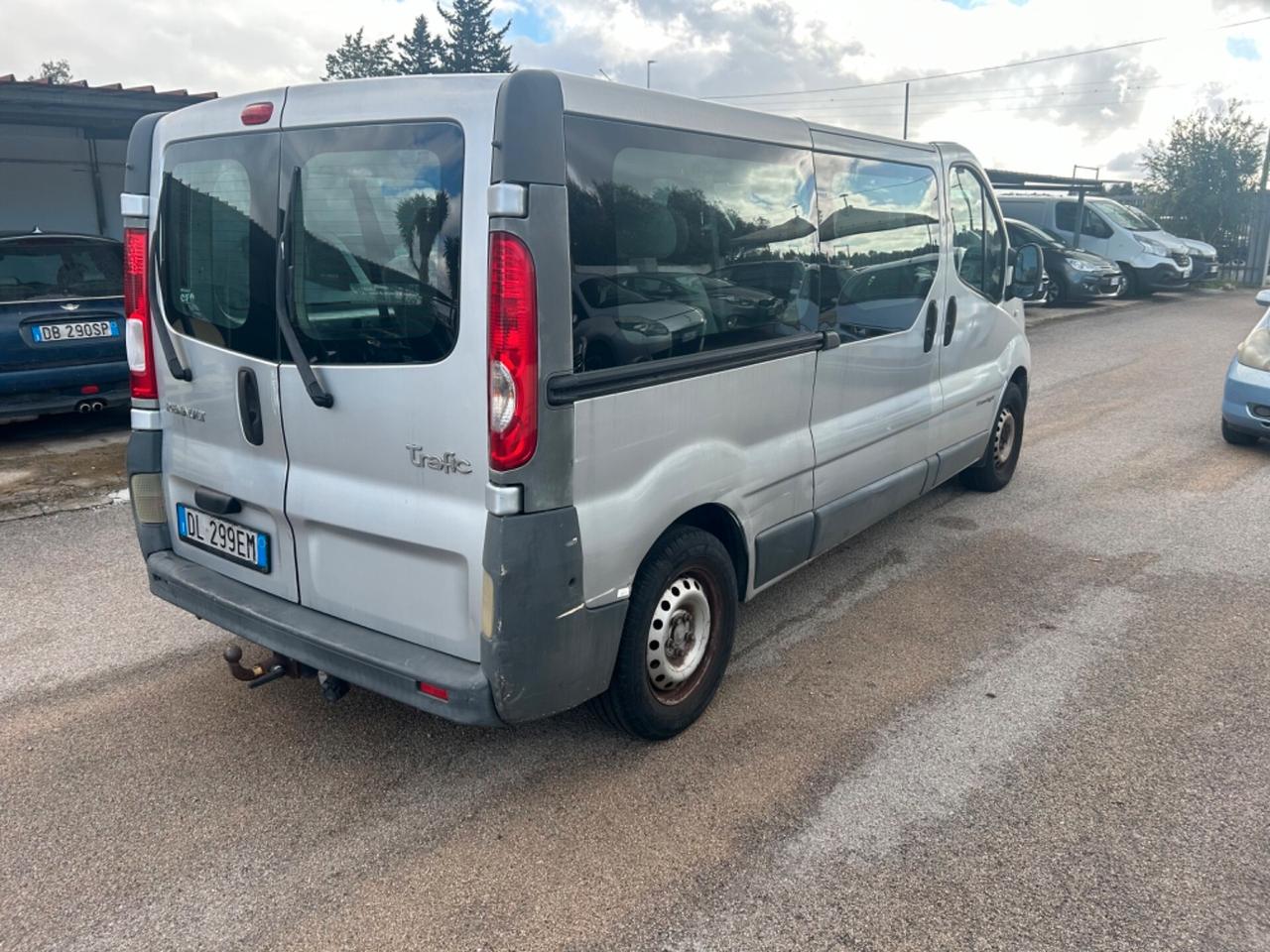 Renault Trafic T27 2.0 dCi/115 PC-TN Passenger 9 POSTI Confort