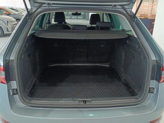 SKODA Superb 2.0 TDI DSG Wagon Style