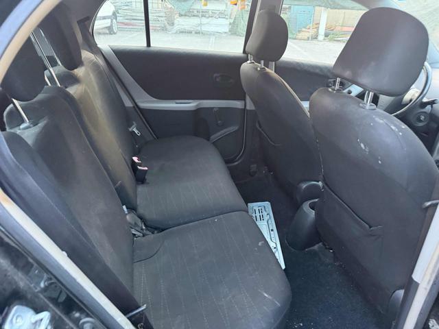 TOYOTA Yaris 1.0 5p Sol senza nessun lavoro da fare