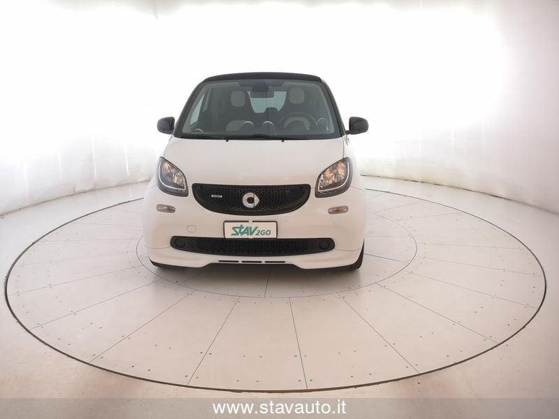 smart fortwo fortwo 1000 52 kW MHD coupé optional brabus
