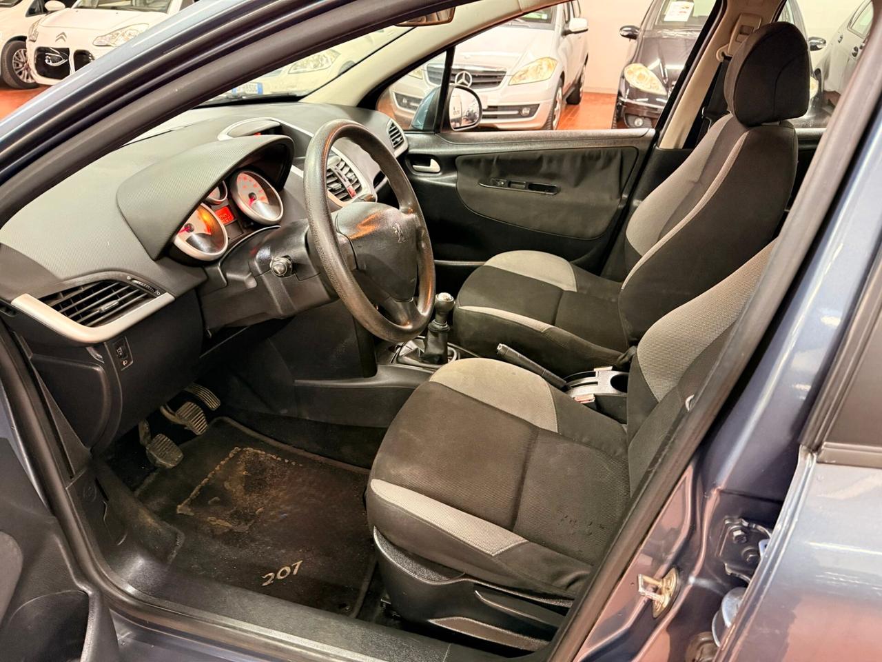 Peugeot 207 1.4 HDi 70CV 5p. Ok Neopatentati