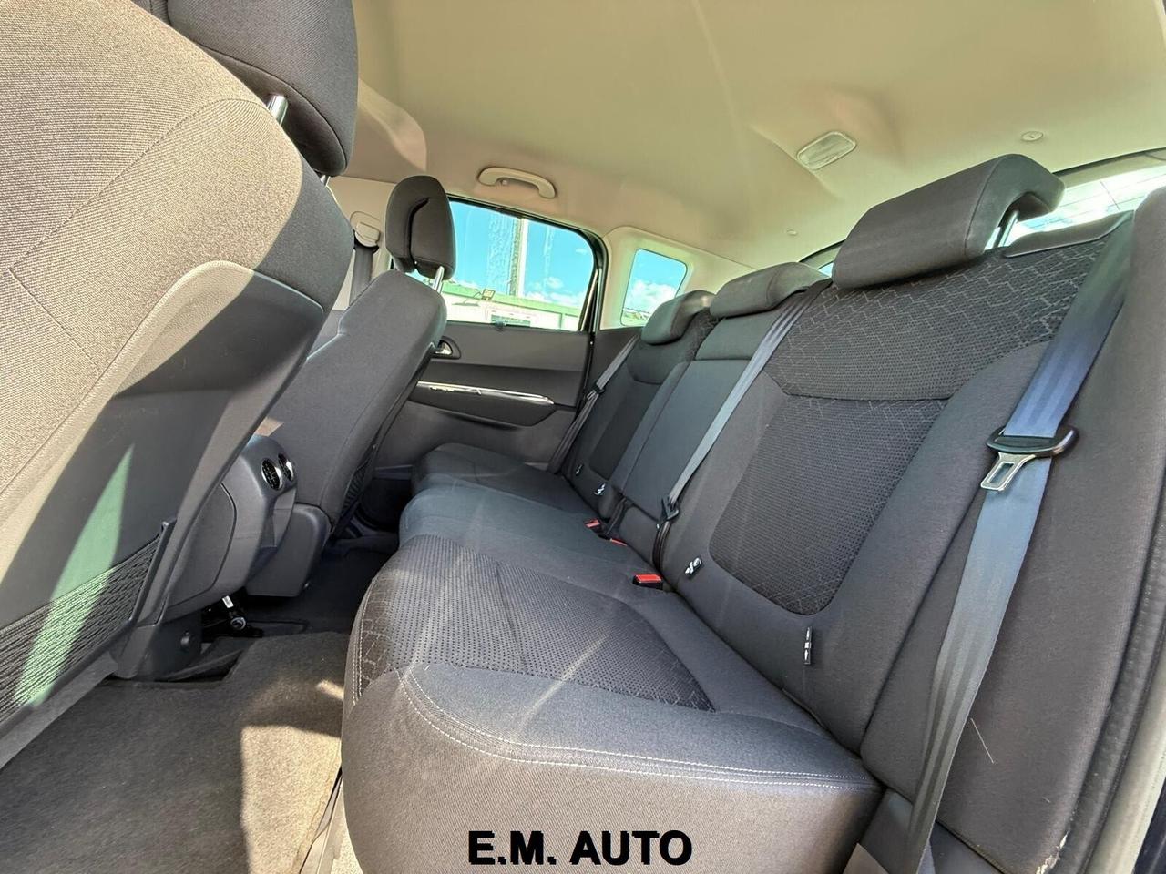 Peugeot 5008 1.6 HDi 115CV Business