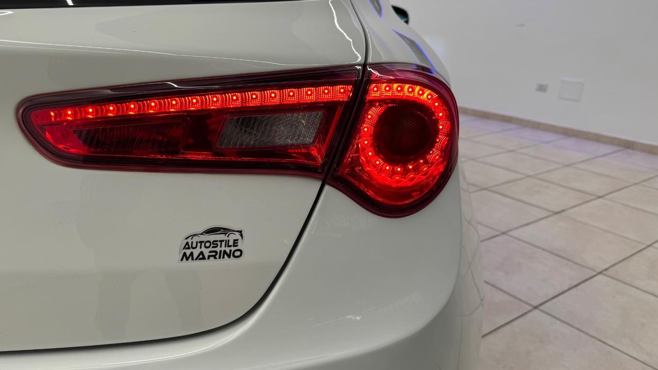 Alfa Romeo Giulietta 1.6 JTDm-2 105 CV Distinctive-2012
