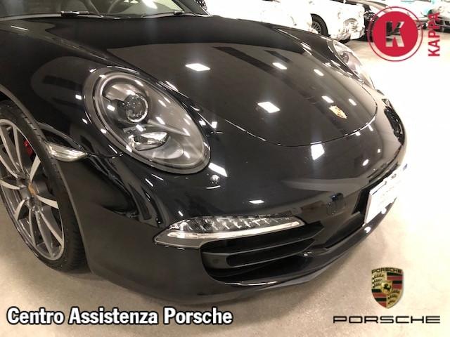 Porsche 911 3.8 Carrera 4S Coupé