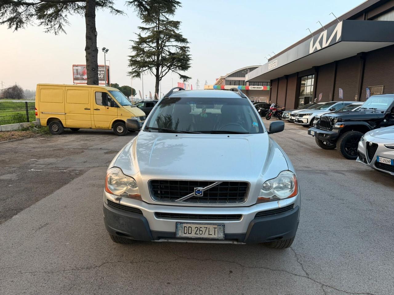 Volvo XC 90 XC90 2.4 D5 185 CV AWD Momentum COMMERCIANTI