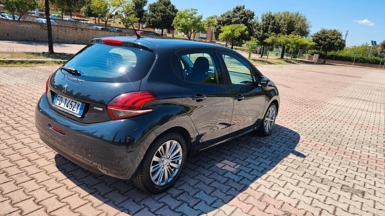 Peugeot 208 PureTech 82 5 porte Allure