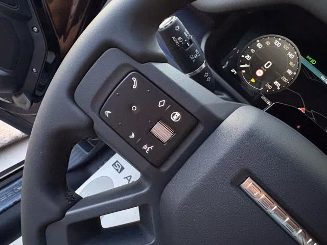 LAND ROVER Defender 110 3.0D I6 200 CV AWD Auto X-Dynamic SE TETTO PAN