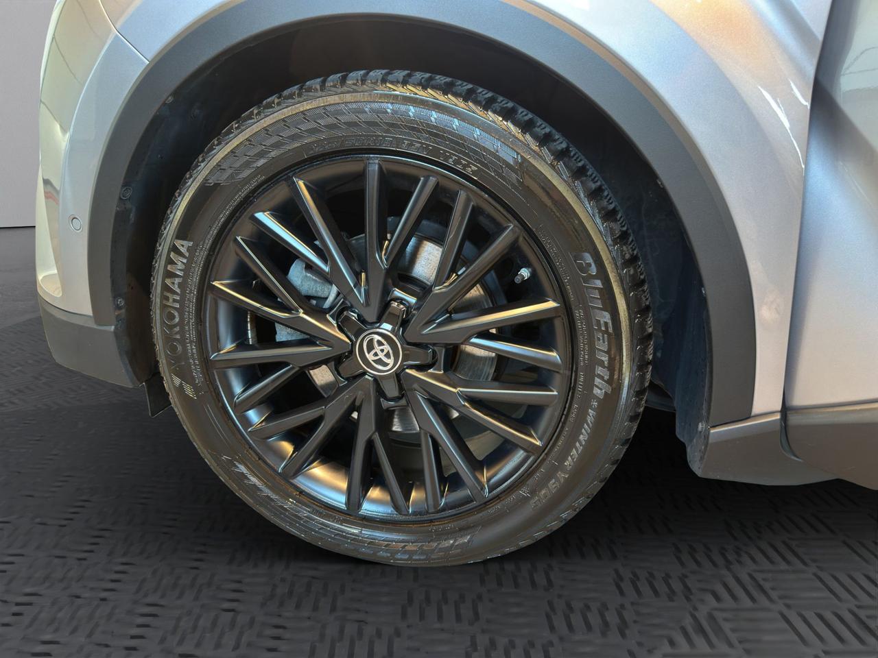 Toyota C-HR 1.8h Lounge 2wd e-cvt
