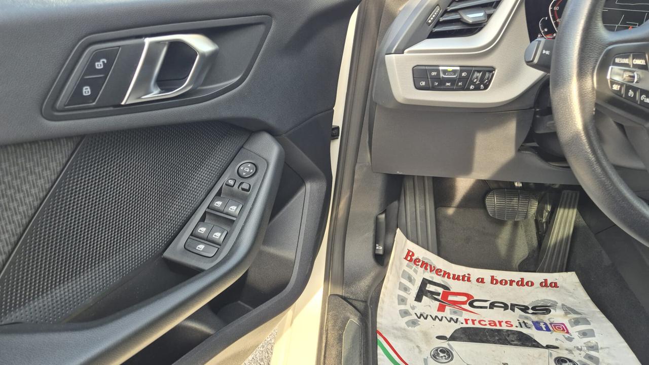 Bmw 116 116d 5p. Business Advantage