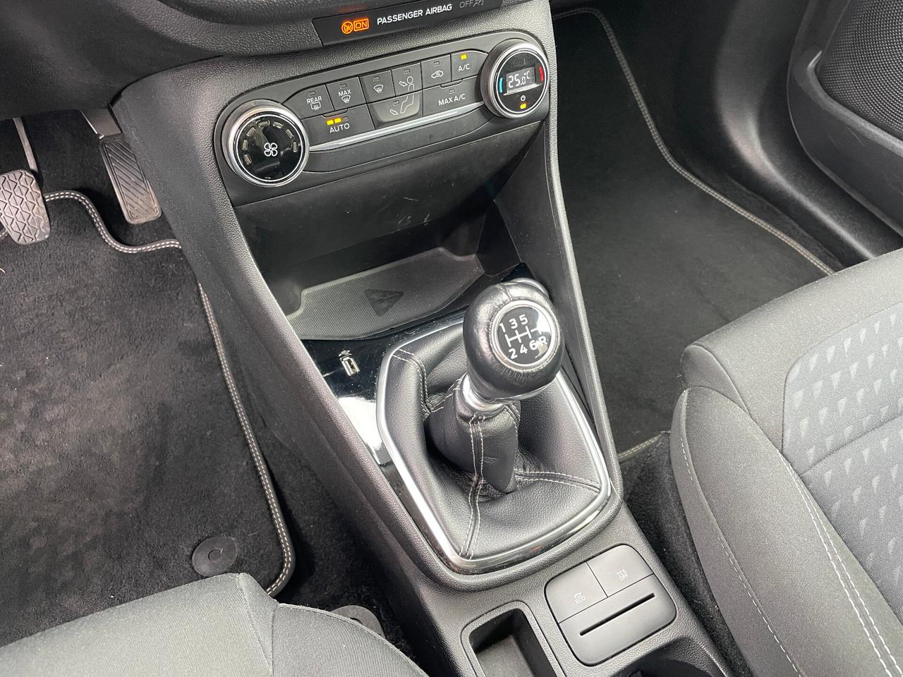 Ford Fiesta 1.5 TDCi 85cv 5 porte Titanium-NAVIGATORE