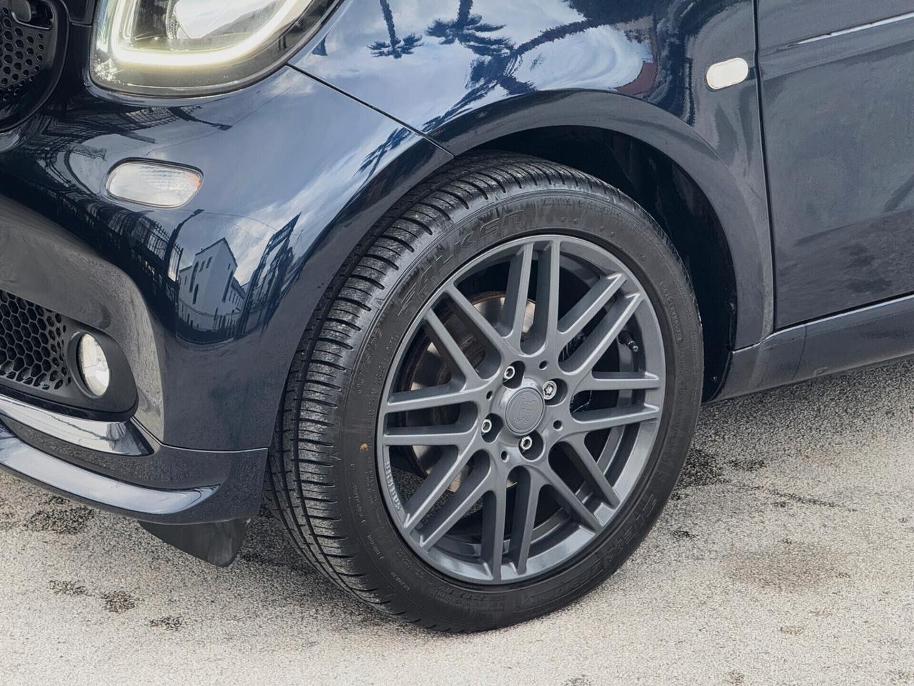 Smart forTwo 0.9 T Parisblue BRABUS Style 90CV