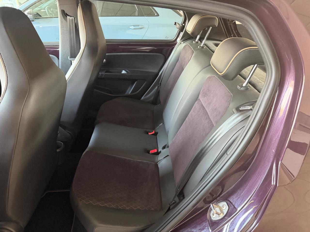 Seat Mii 1.0 5 porte by Cosmopolitan - Nessun vincolo -