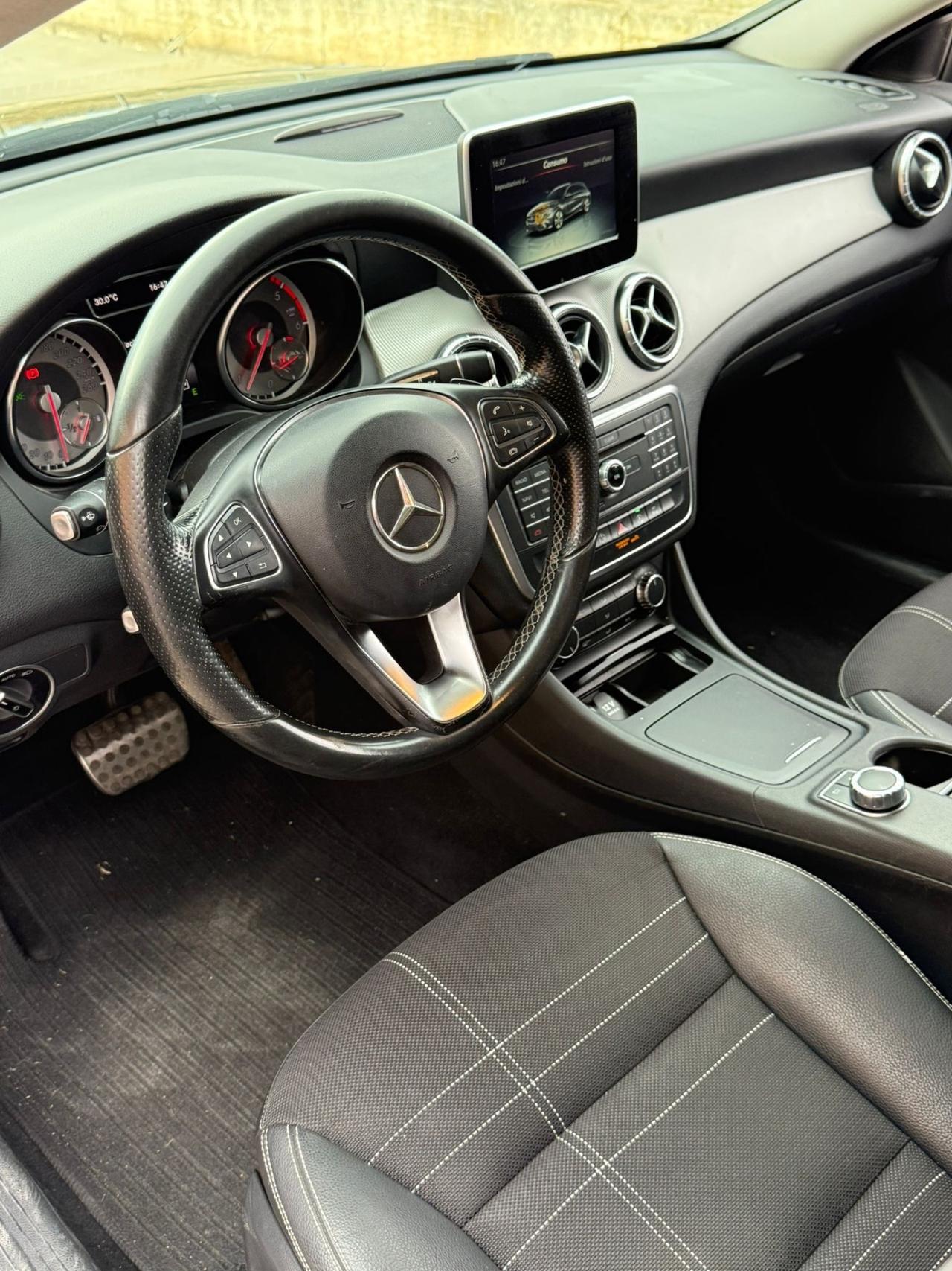 Mercedes-benz CLA 200 220 CDI S.W. Automatic Premium