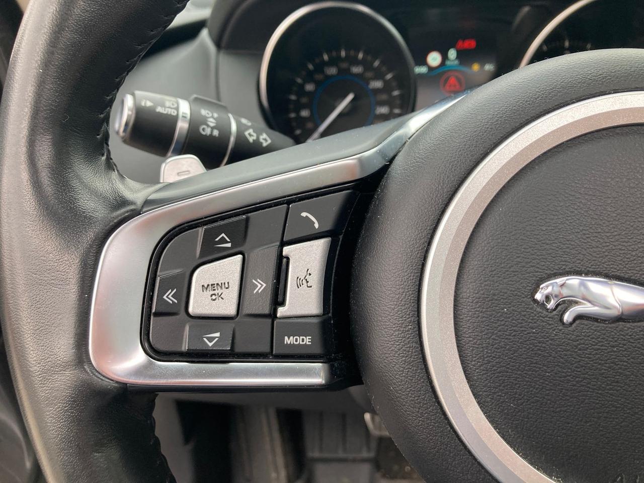 Jaguar F-Pace 2.0 20d Turbo R- #8436