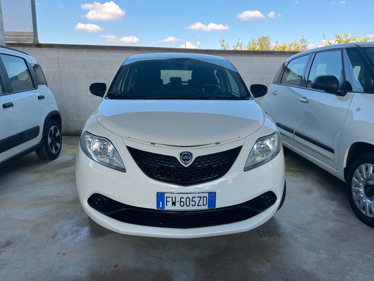 Lancia Ypsilon 1.2 69 CV 5 porte S&S Gold