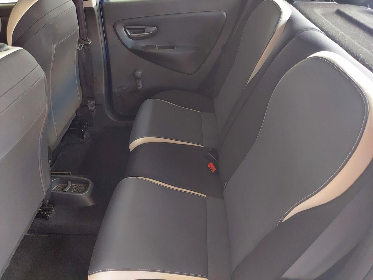 Lancia Ypsilon 1.2 69 CV 5 porte Elefantino NEOPATENTATI POCHI CHILOMETRI