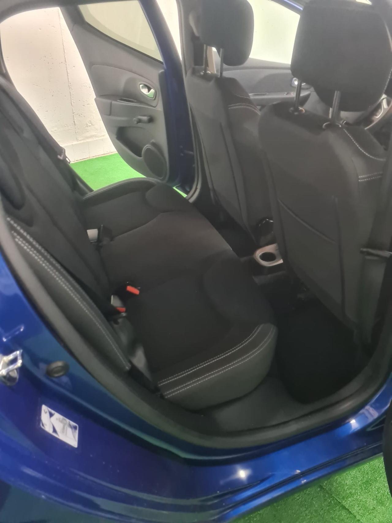 Renault Clio dCi 8V 75 CV 5 porte Moschino Intens
