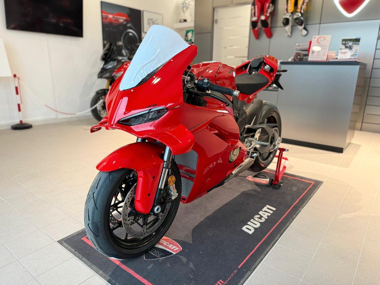 Ducati Panigale V4 BASE MY 2026 NUOVA DA IMMATRICOLARE