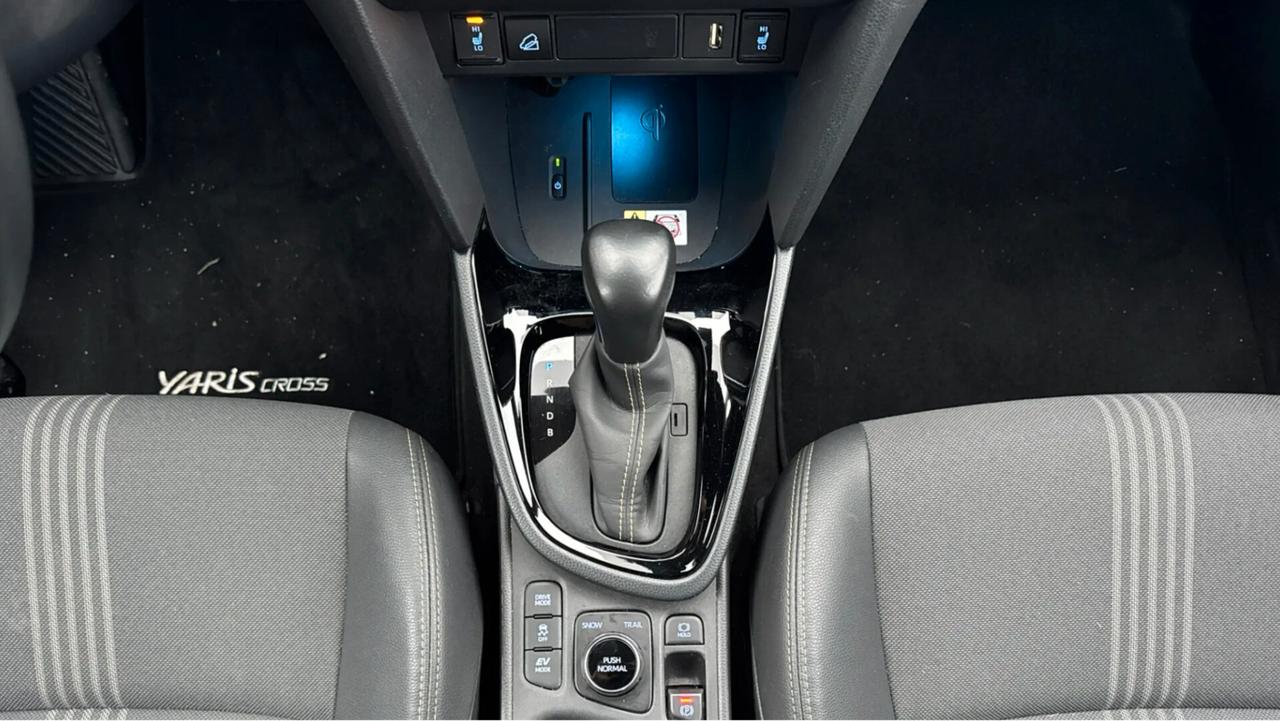 Toyota Yaris Cross 1.5 Hybrid 5p. E-CVT AWD-i Adventure IVA ESPOSTA