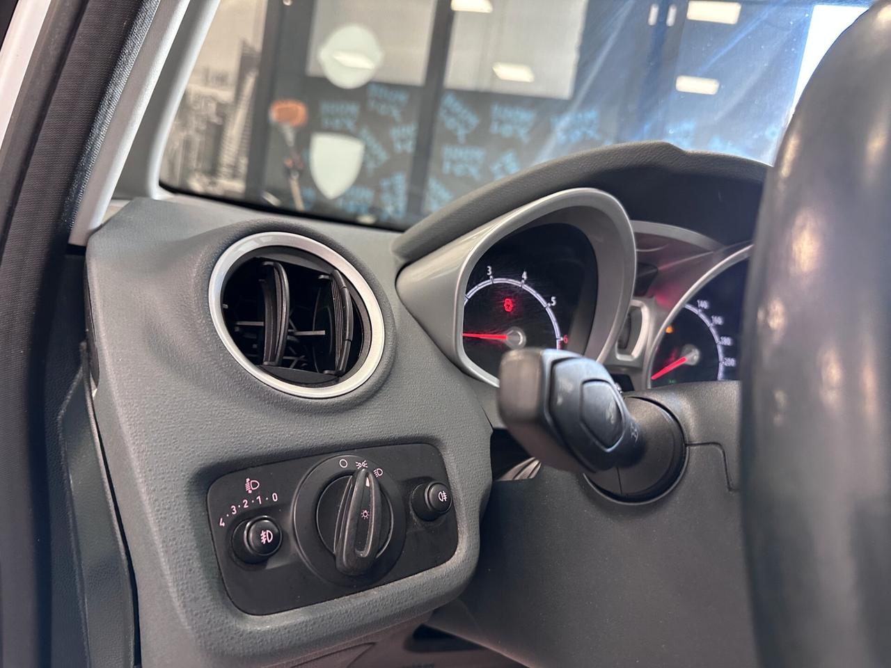 FORD FIESTA 1.4 BENZINA GPL
