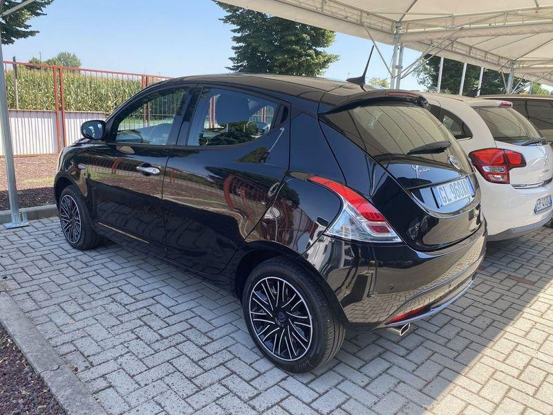 Lancia Ypsilon 1.0 FireFly 5 porte S&S Hybryd Gold