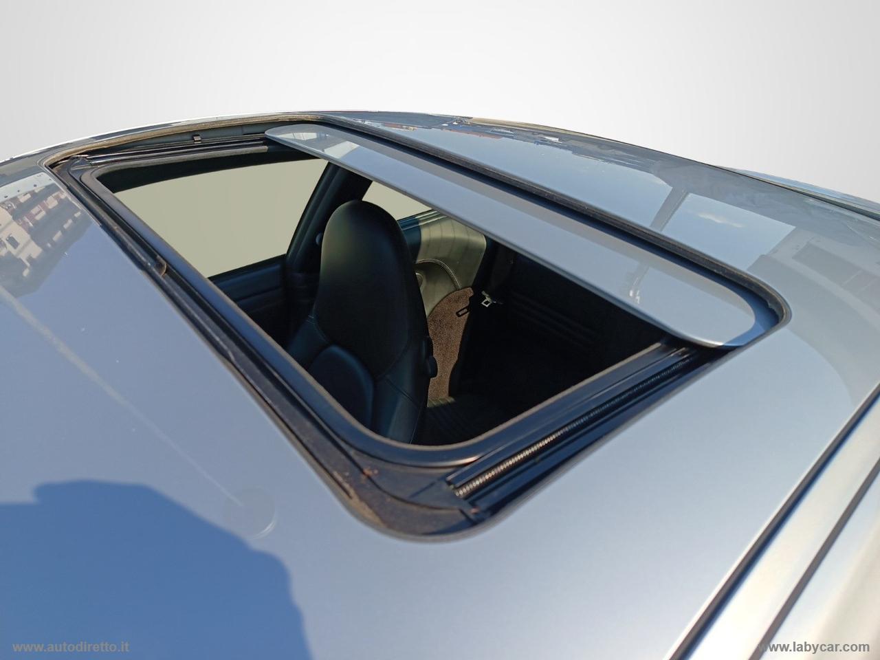 PORSCHE 996 Carrera 4 Coupé