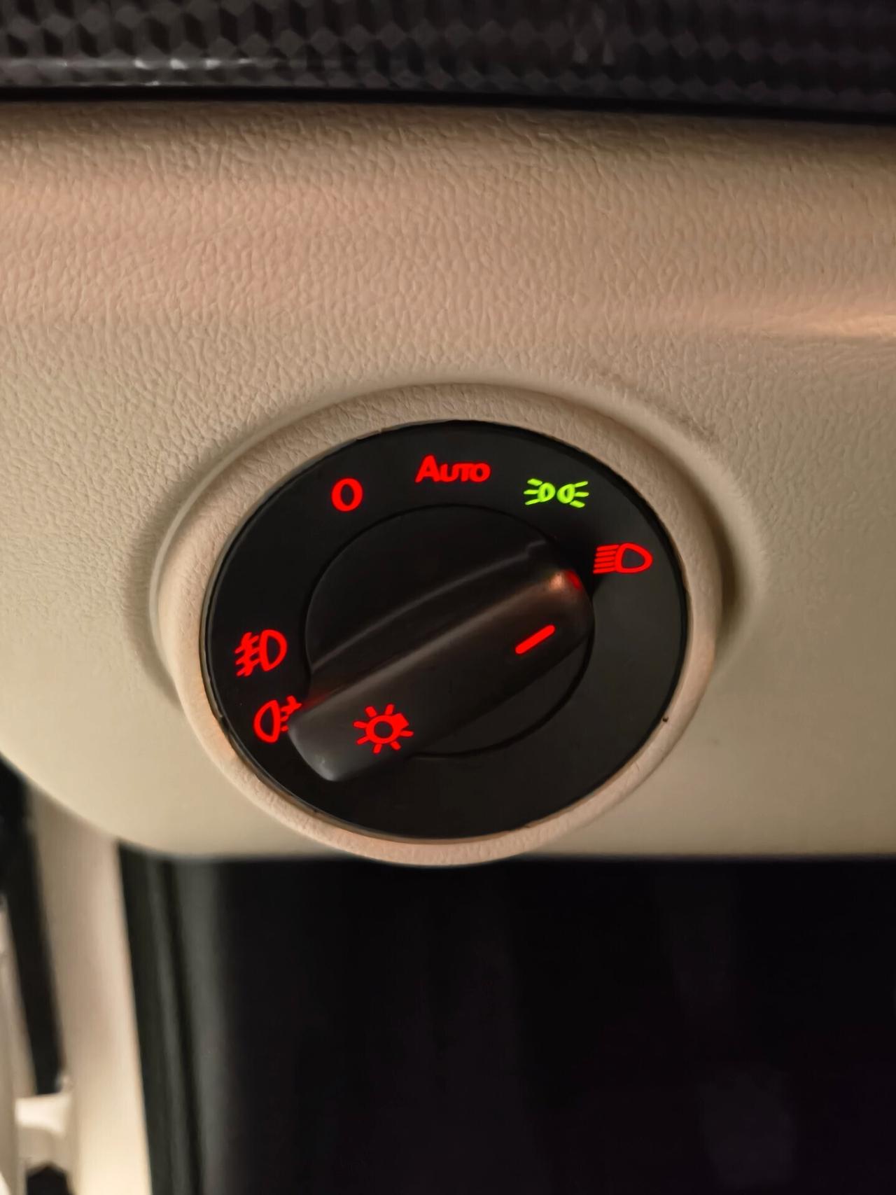 VOLKSWAGEN UP 1000 FULL OPTIONAL KM28