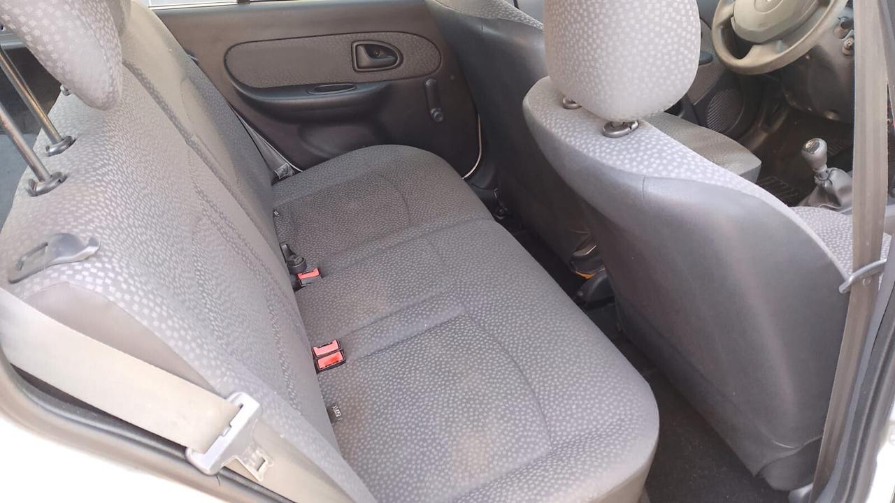 Renault Clio Storia 1.2 5 porte GPL Confort
